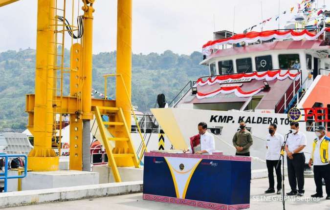 Jokowi Resmikan 7 Pelabuhan dan 4 KMP di Kawasan Danau Toba