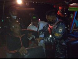 TNI AL Evakuasi Kapal Pembawa Warga Sakit Di Perairan Kuala Pendek