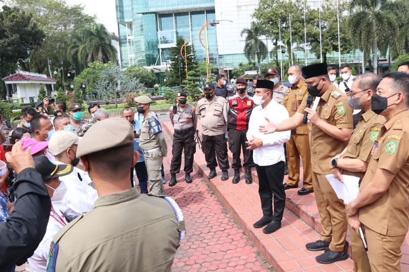 APPSINDO Gelar Unjukrasa di Depan Kantor Wali Kota, Bobby Janji Selesaikan Permasalahan Pasar