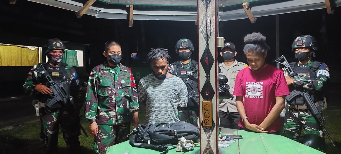Satgas Yonif 711/RKS Gagalkan Penyelundupan 4,1 Kg Ganja Dari PNG