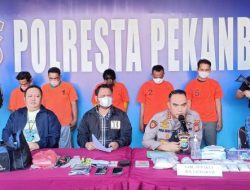 Polisi Pekanbaru Tangkap Lima Pengedar Sabu-Sabu Dengan Bukti 2,4 KG