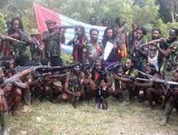 Polisi Klaim Tetap Tumpas KKB Papua Meski Ubah Pola Pengamanan