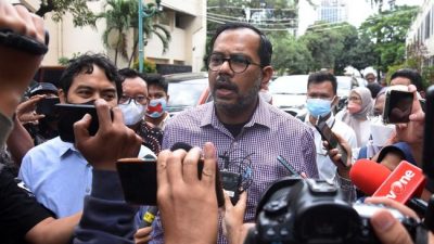 Haris Azhar Serahkan 20 Bukti Baru Usai Jadi Tersangka