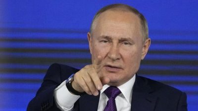 Putin: Rusia Akan Terus Gempur Ukraina Tanpa Ampun