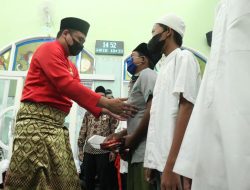 Wali Kota Salurkan Bantuan Ambulans Umat kepada BKM Ar-Raudhah