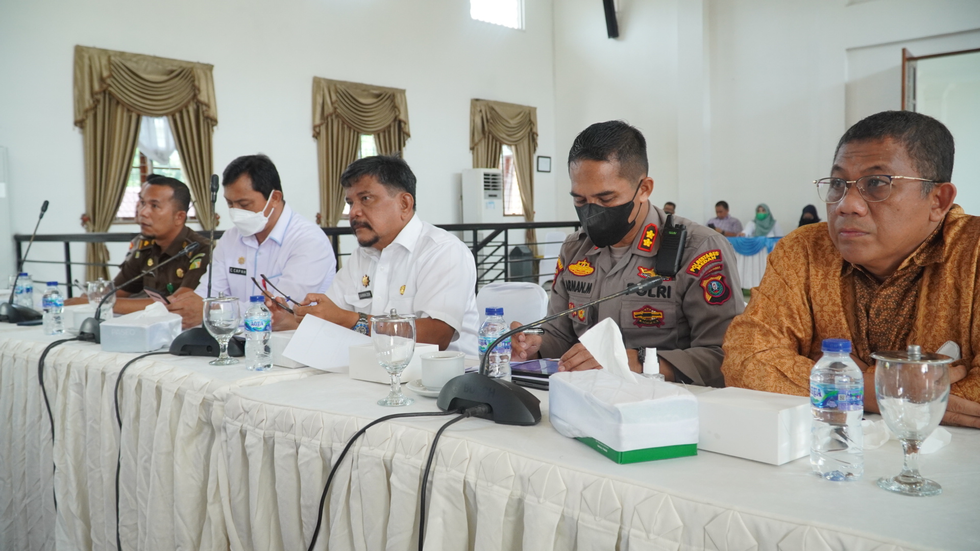 Sekretaris Daerah Kabupaten (Sekdakab) Deli Serdang, Darwin Zein SSos memimpin Rapat Fasilitasi Perselisihan Hasil Pilkades Serentak Gelombang I.