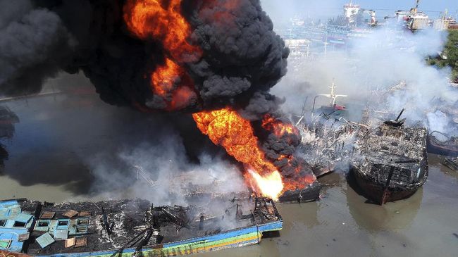 Kerugian Kebakaran 45 Kapal di Cilacap Ditaksir Rp130 Miliar