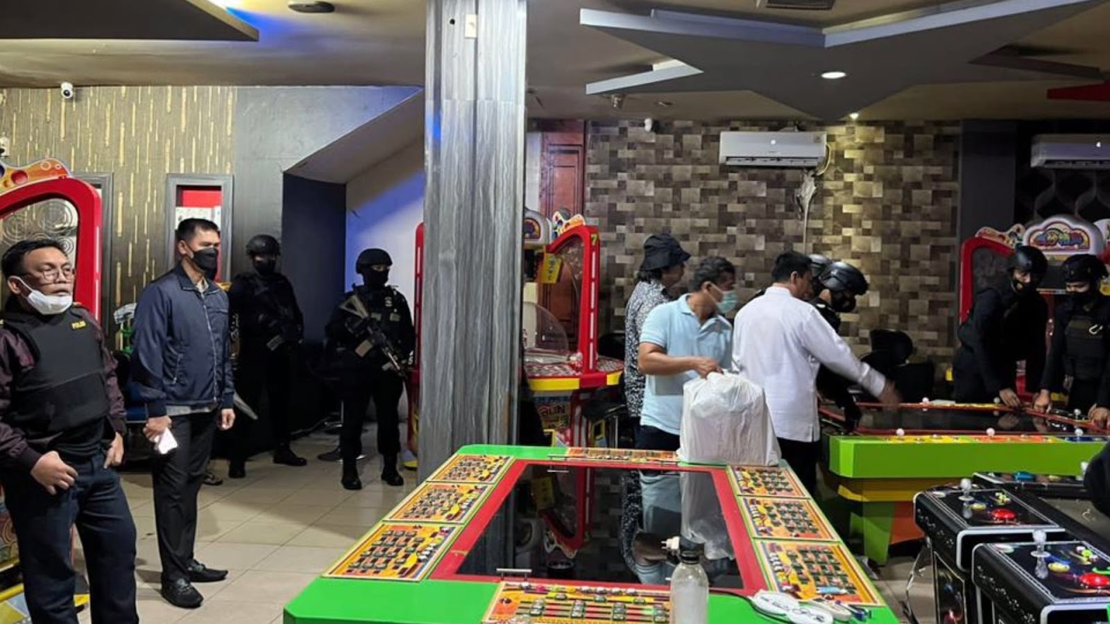Dua Lokasi Judi Digerebek