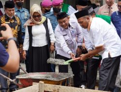 Afandin Berkeringat Dipeletakan Batu Pertama Masjid Assyakirin