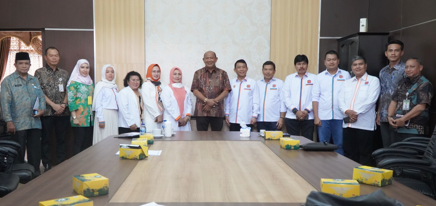 Bahas Perubahan Pengurusan IMB Menjadi PBG Plt Bupati Langkat Terima Audiensi REI Sumut