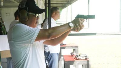 Wakil Wali Kota Aulia Ikuti Lomba Tembak Pistol Eksekutif