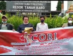 Massa CORI Serahkan Bukti Dugaan Tindak Pidana Korupsi Pemkab Karo