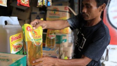 Bulog Pastikan Stok Minyak Goreng