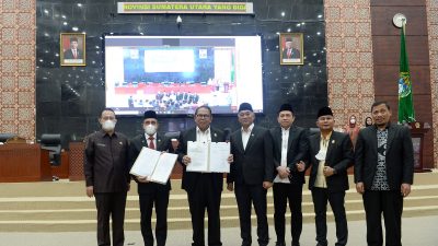 Gubsu dan DPRD Teken Keputusan Ranperda Susunan Perangkat Daerah