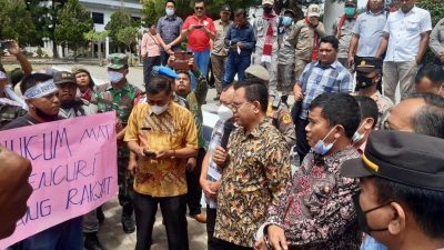 Dugaan Korupsi DD, Kelompok Koalisi Desa Sibuea Unjukrasa