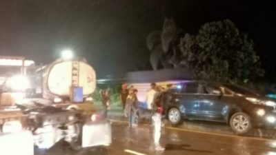 Mobil Mantan Bupati Sergai Kecelakaan di Jalinsum Tamora