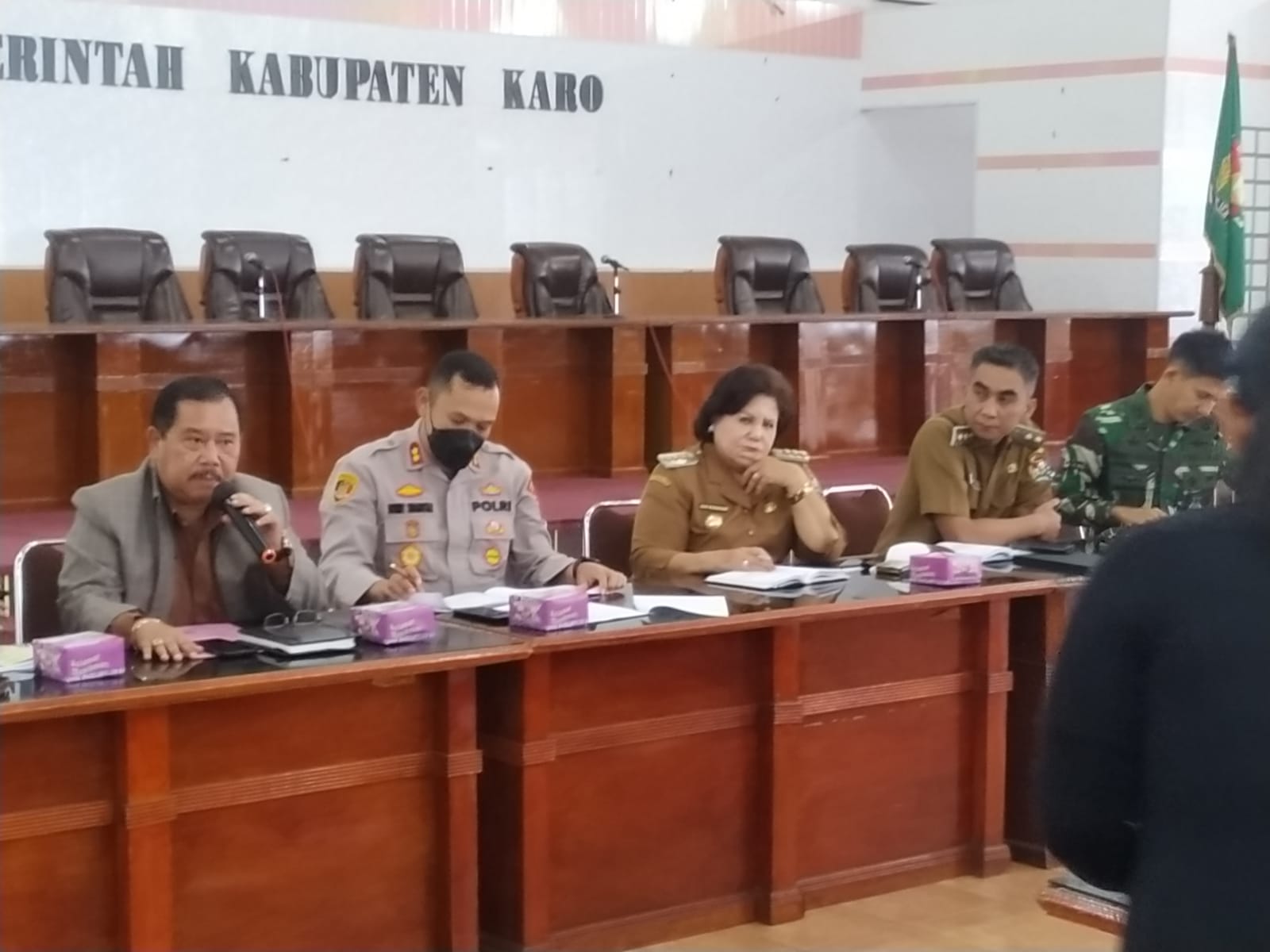 Forkopimda Karo Laksanakan Rakor Penanggulangan PMK