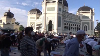 Ribuan Warga Shalat Idul Adha di Masjid Raya Al-Mashun Medan