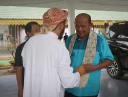 Syekh Adil Al Bahri Berikan Sorban, Syah Afandin Sedekahkan 100 Al Quran