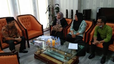 Gegara Diberhentikan Sepihak Puluhan Guru Honor jadi Pengangguran