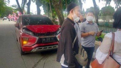 Main HandPhone Saat Berkendara, 3 Unit Mobil Senggol-Senggolan