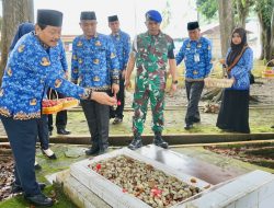 Rangkaian Peringatan HUT ke-51 Korpri, ASN Langkat Ziarah ke Makam Pahlawan