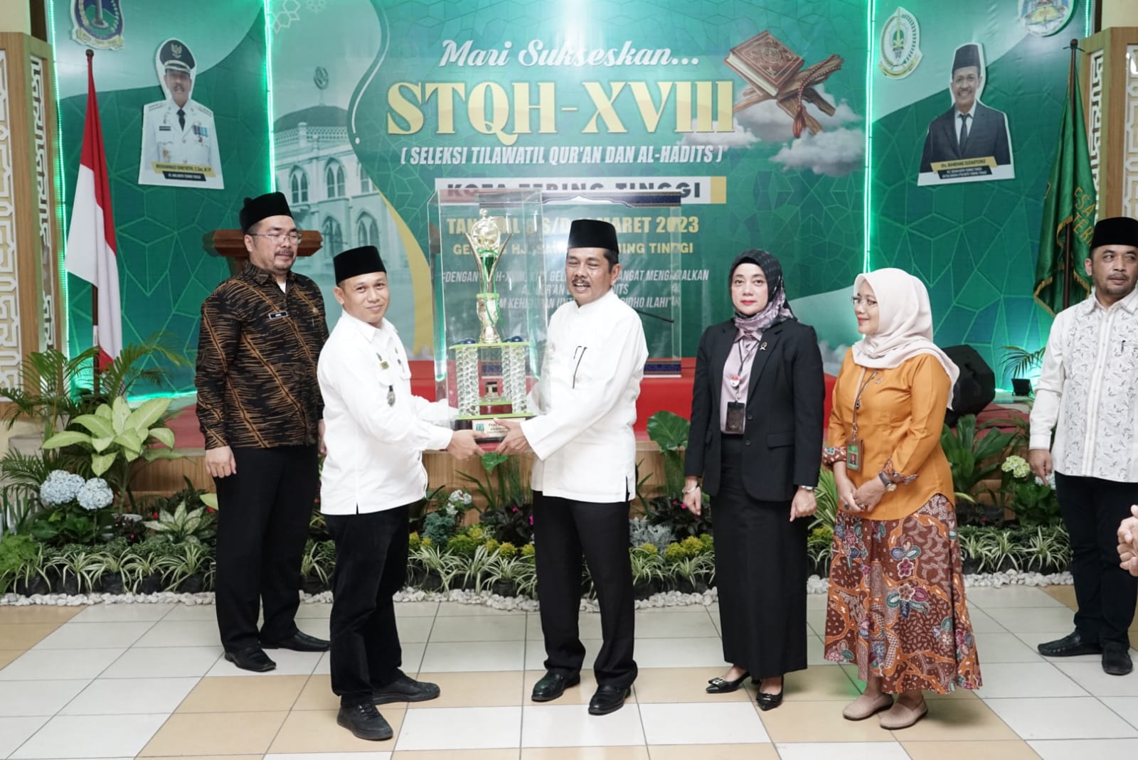 Pj Wali Kota Tebingtinggi Muhammad Dimiyathi SSos MTP membuka secara resmi Seleksi Tilawatil Qur’an dan Al-Hadits XVIII di gedung Hj Sawiyah Nasution, Jalan Dr Sutomo, Kota Tebingtinggi, Rabu (08/03/2023).(Bekti/NON-STOP.id)