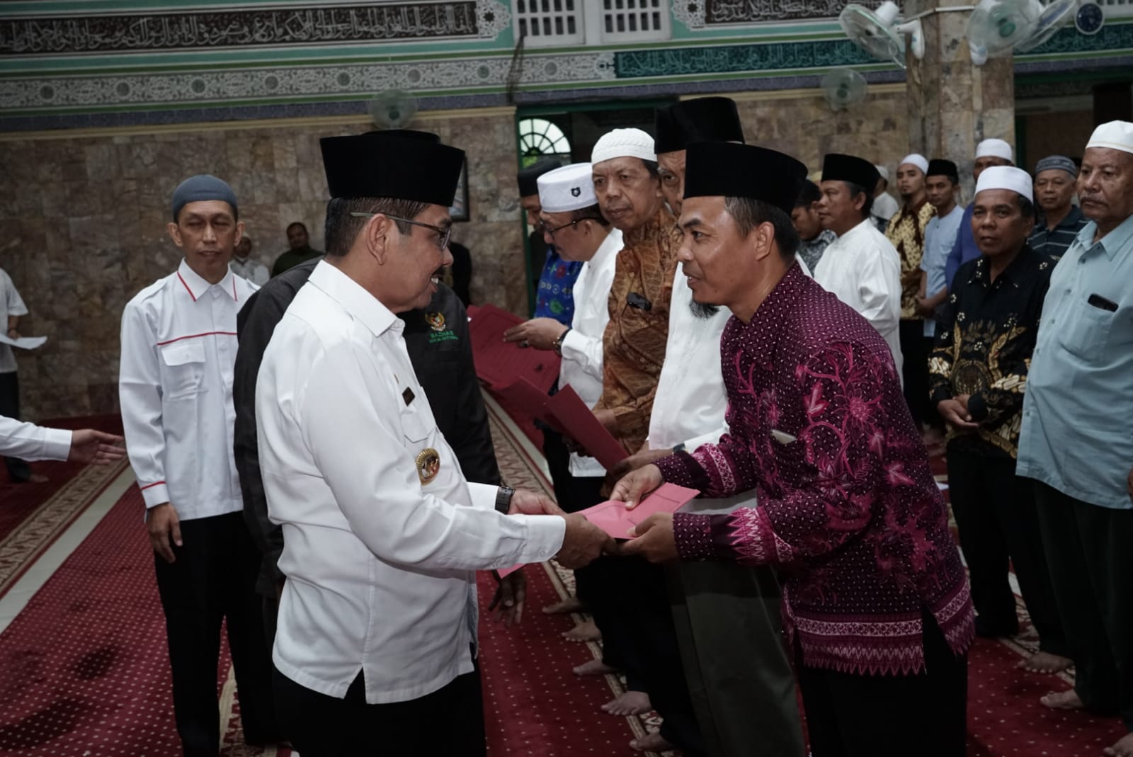 Pj Wali Kota Muhammad Dimiyathi SSos MTP menghadiri sosialisasi dan pelantikan Unit Pengumpul Zakat (UPZ) di Masjid Raya Nur Addin, Jalan MT Haryono, Senin (03/04/2023).(Bekti/NON-STOP.id)