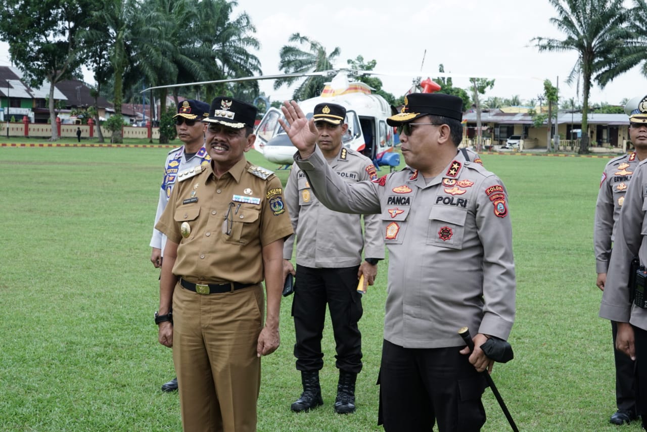 Kapolda Sumatera Utara Irjen Pol Drs RZ Panca Putra Simanjuntak MSi mengecek persiapan arus mudik Idul Fitri 2023 di Kota Tebingtinggi, Senin (10/04/2023).(Bekti/NON-STOP.id)