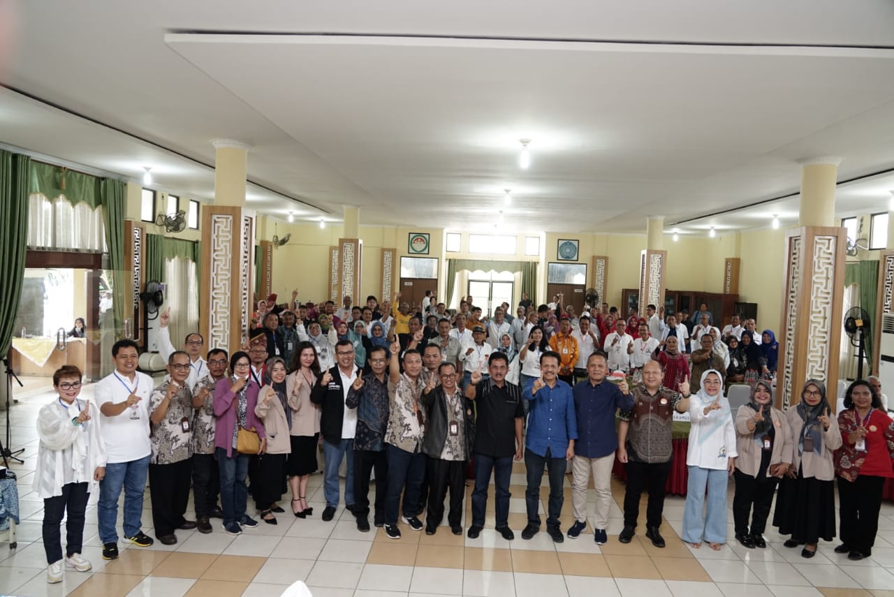 Pj Walikota Buka Munas dan Reuni Akbar IKA SMAN 1 Kota Tebing Tinggi