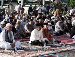Pj Wali Kota Tebingtinggi Sholat Idul Fitri 1444 H di Lapangan Merdeka
