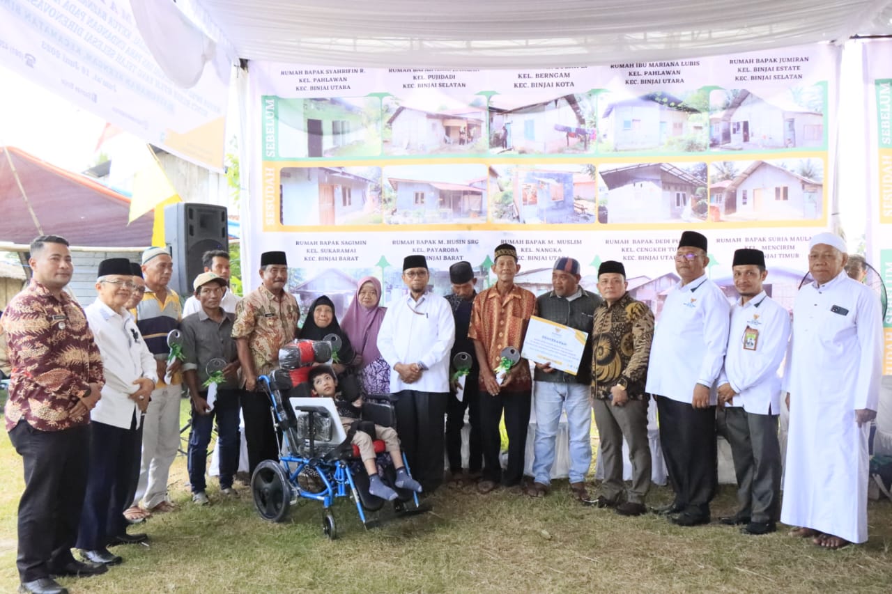 Wali Kota Binjai Serahkan 24 Unit Kunci Rumah Sehat Layak Huni