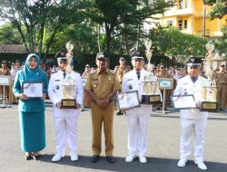 Wali Kota Binjai Serahkan Piala Penghargaan Kelurahan Terbaik Kota Binjai Tahun 2023