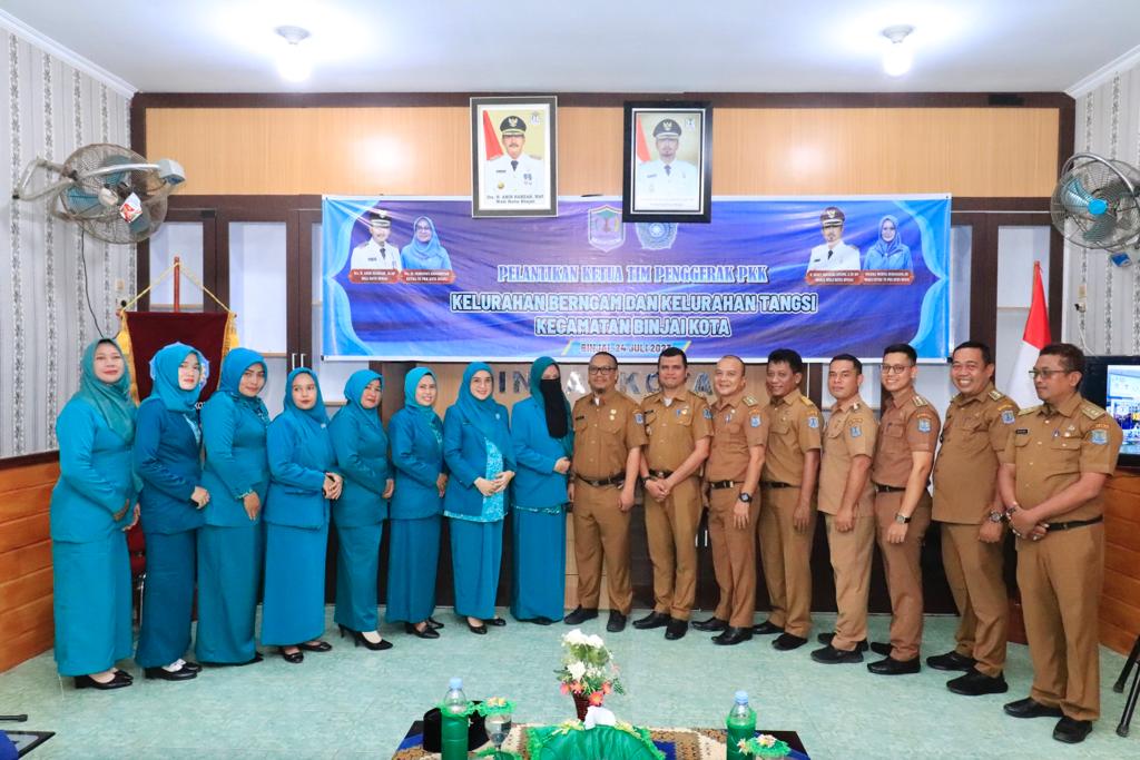 Pelantikan Ketua Tim Penggerak PKK Kelurahan di Kecamatan Binjai Kota