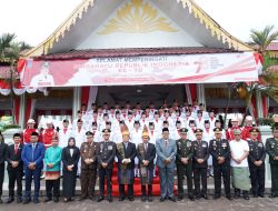 Pj. Wali Kota Tebing Tinggi Inspektur Upacara Hut Ke-78 Kemerdekaan Ri, Kenakan Baju Adat Simalungun