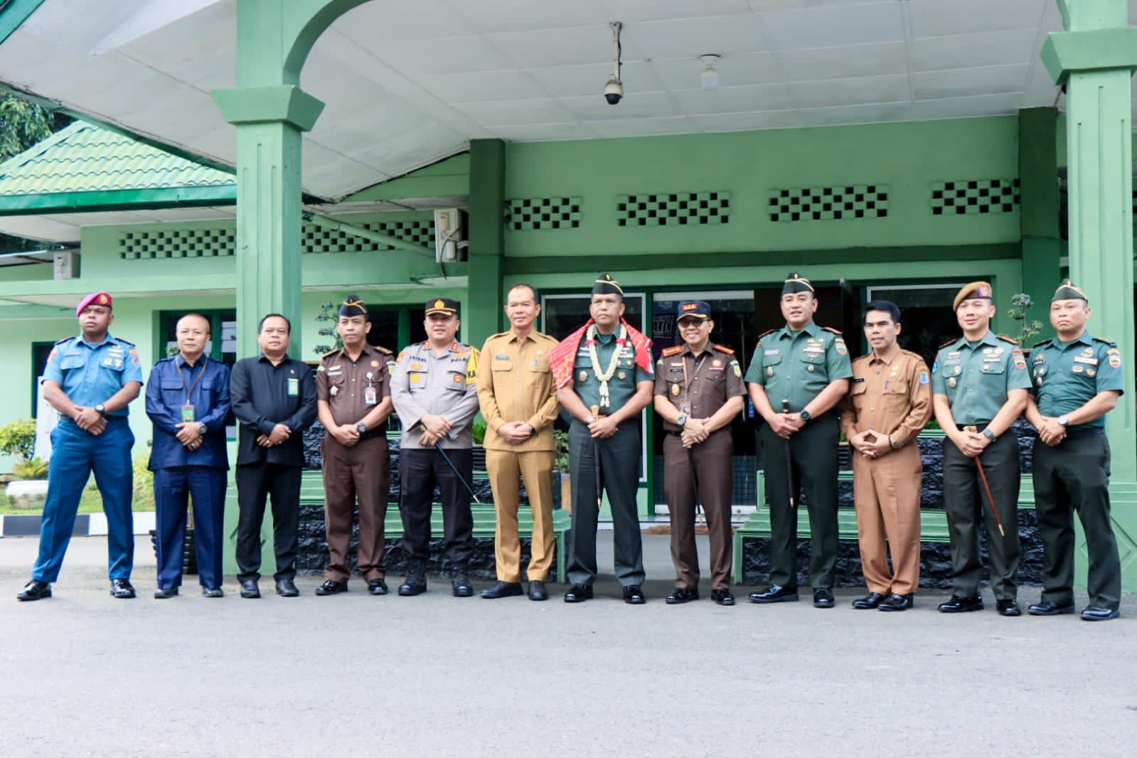 Kunjungan Kerja Danrem 022/PT ke Kodim 0203/LKT