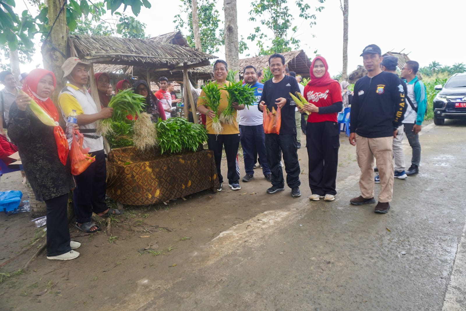 (Pj.) Wali Kota Tebing Tinggi Drs. Syarmadani, M.Si., Asisten Pemerintahan dan Kesejahteraan Rakyat Drs. Bambang Sudaryono, sejumlah Kepala OPD, antaranya Kadis Damkar dan Penyelamatan Abdul Halim Purba, S.STP., M.Si., Kadisporapar Syahdama Yanto, AP., Kepala BPKPD Sri Imbang Jaya Putra, AP., M.SP. dan Kepala Bappeda Erwin Suheri Damanik.