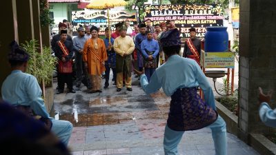 Pj. Wali Kota Tebing Tinggi Syarmadani Diangkat Sebagai Kerabat Kerajaan Negeri Padang Deli