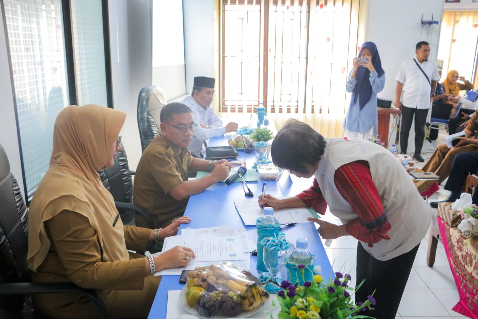 Penjabat (Pj.) Sekretaris Daerah Kota Tebing Tinggi H. Kamlan Mursyid, S.H., M.M. menghadiri FKP (Forum Konsultasi Publik)Kebijakan Pemerintah Dalam Percepatan Penurunan Stunting di Kota Tebing Tinggi yang digelar Pemerintah Kota Tebing Tinggi melalui Dinas Pengendalian Pendudukan dan Keluarga Berencana (DPPKB), Senin, (22/01/2024)di aula Dinas Pengendalian Pendudukan dan Keluarga Berencana (DPPKB) Kota Tebing Tinggi.