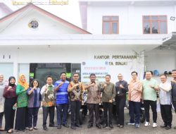Kantor Pertanahan Kota Binjai Serahkan Sertifikat Tanah
