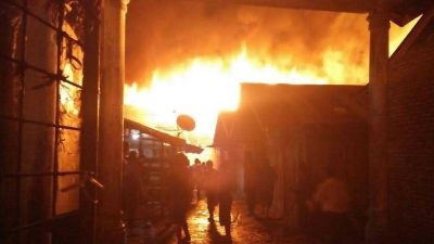 Pasar Tarutung Terbakar! Warga Panik Rumahnya Ikut Hangus