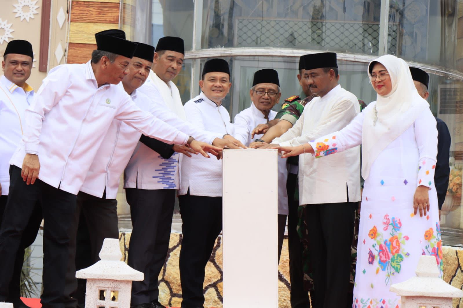 Wali Kota Binjai Lepas Pawai Taaruf Pembukaan MTQ Ke-55 Tingkat Kota Binjai