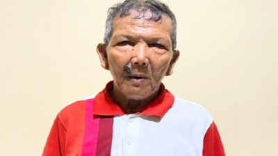 Mislan (71) diamankan polisi dari rumahnya usai dilaporkan telah menghamili cucunya yang masih berusia 14 tahun.