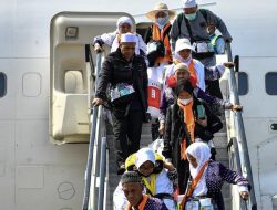 Gara-gara Garuda, Jemaah Terlambat Datang dan Terlambat Pulang