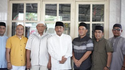 Sholat Jumat di Masjid Al Insyirah, Wali Kota Binjai Serahkan Dana Hibah