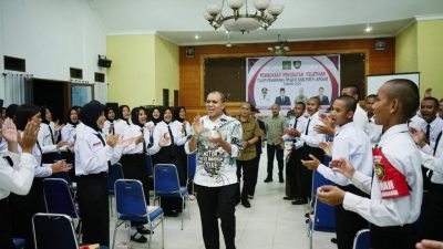 Pj. Bupati Langkat Faisal Hasrimy Beri Pembekalan kepada Calon Paskibra: "Totalitas dalam Setiap Tugas adalah Kunci Kesuksesan"