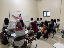 Berawal dari Rumah ke Rumah, Anak Buruh Tani Sukses Miliki Khusus Keterampilan AEC