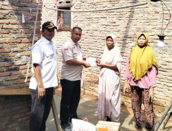 Sigap Tangani Korban Putingbeliung Pemdes Paluh Sibaji Salurkan Bantuan
