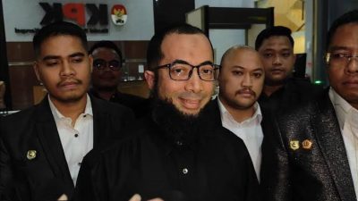 Khalid Basalamah saat berada di gedung Komisi Pemberantasan Korupsi/nsid/