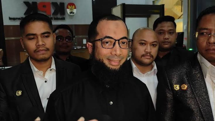 Khalid Basalamah saat berada di gedung Komisi Pemberantasan Korupsi/nsid/